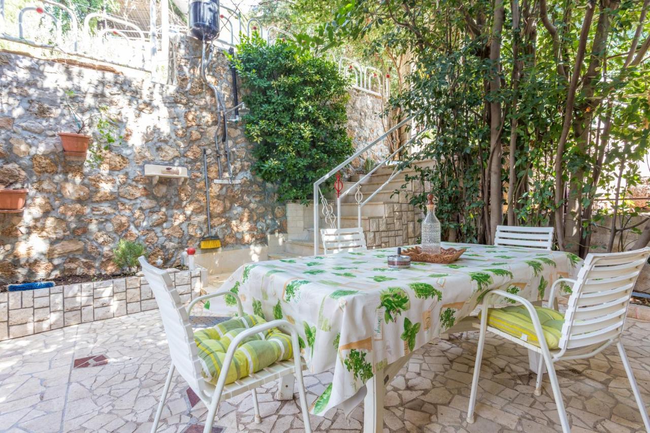 Apartments By The Sea Stanici, Omis - 1028 Tice Buitenkant foto